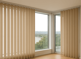 Вертикальные жалюзи для арочных и панорамных окон: как решают сложные проёмы